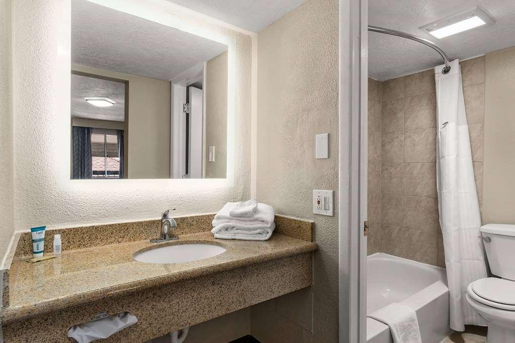 Days Inn By Wyndham Albuquerque Northeast Room photo